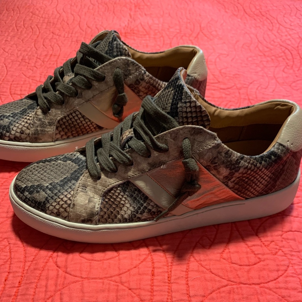 Frye & Co. Hallie Low Lace Sneakers